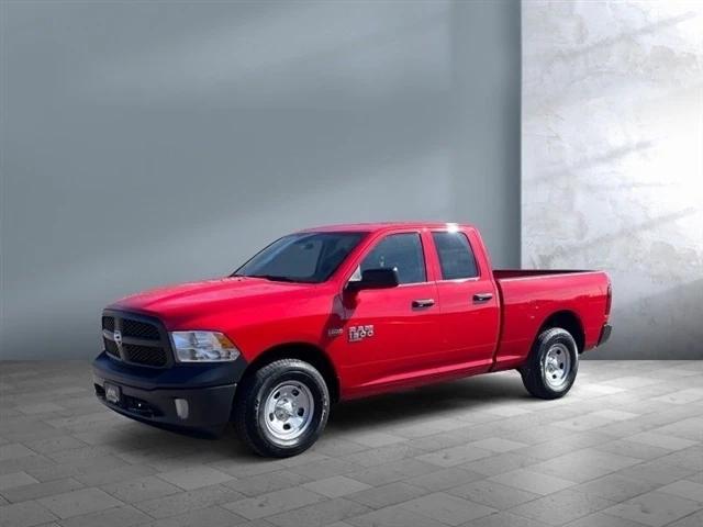 2024 RAM Ram 1500 Classic RAM 1500 CLASSIC TRADESMAN QUAD CAB 4X4 64 BOX