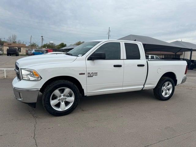 2024 RAM Ram 1500 Classic RAM 1500 CLASSIC TRADESMAN QUAD CAB 4X4 64 BOX