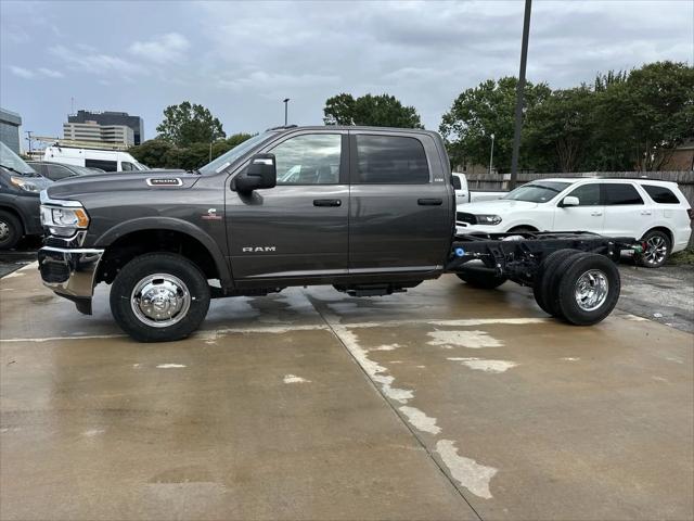 2024 RAM Ram 3500 Chassis Cab RAM 3500 SLT CREW CAB CHASSIS 4X4 60 CA