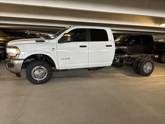 2024 RAM Ram 3500 Chassis Cab RAM 3500 SLT CREW CAB CHASSIS 4X4 60 CA