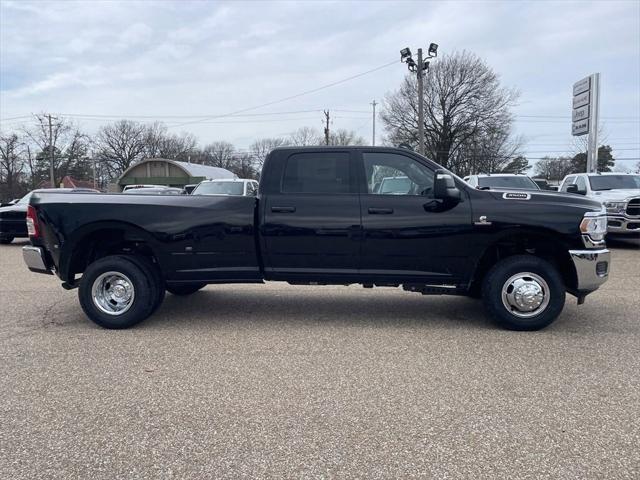 2024 RAM Ram 3500 RAM 3500 TRADESMAN CREW CAB 4X4 8 BOX