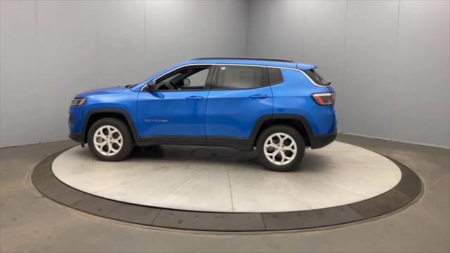 2024 Jeep Compass COMPASS LATITUDE 4X4
