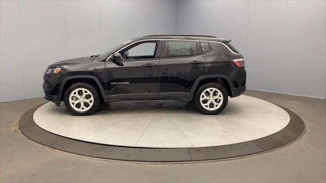 2024 Jeep Compass COMPASS LATITUDE 4X4