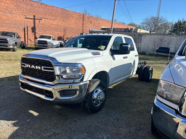 2024 RAM Ram 3500 Chassis Cab RAM 3500 TRADESMAN CREW CAB CHASSIS 4X4 60 CA