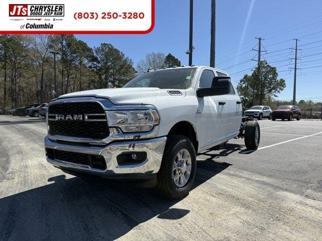 2024 RAM Ram 3500 Chassis Cab RAM 3500 TRADESMAN CREW CAB CHASSIS 4X4 60 CA