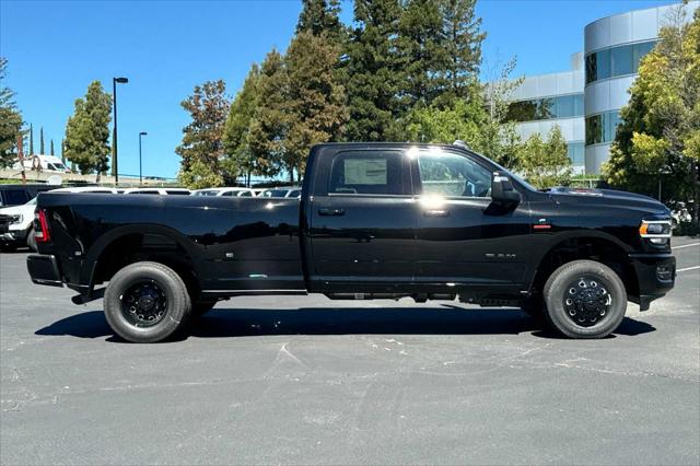 2024 RAM Ram 3500 RAM 3500 LARAMIE CREW CAB 4X4 8 BOX