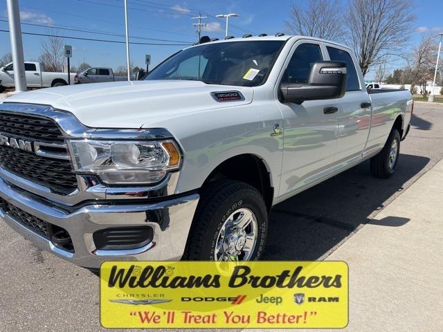 2024 RAM Ram 3500 RAM 3500 TRADESMAN CREW CAB 4X4 8 BOX 2024 RAM Ram 3500 RAM 3500 TRADESMAN CREW CAB 4X4 8 BOX