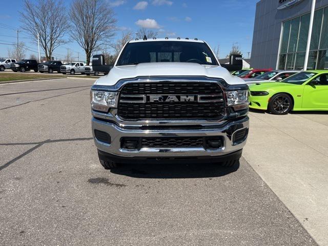 2024 RAM Ram 3500 RAM 3500 TRADESMAN CREW CAB 4X4 8 BOX 2024 RAM Ram 3500 RAM 3500 TRADESMAN CREW CAB 4X4 8 BOX
