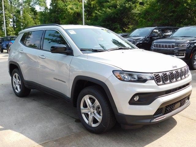 2024 Jeep Compass COMPASS LATITUDE 4X4