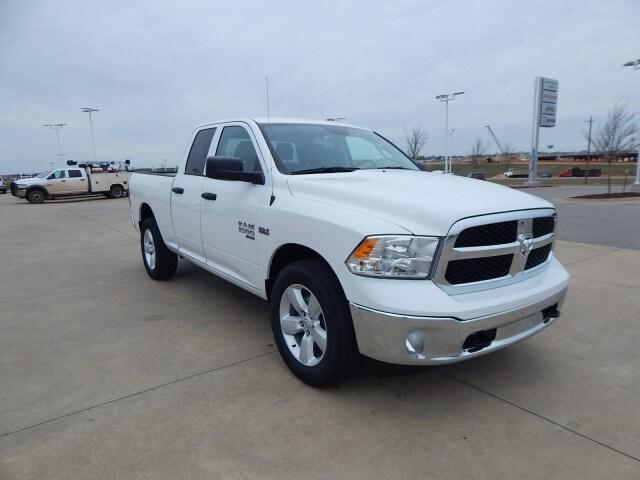 2024 RAM Ram 1500 Classic RAM 1500 CLASSIC TRADESMAN QUAD CAB 4X4 64 BOX