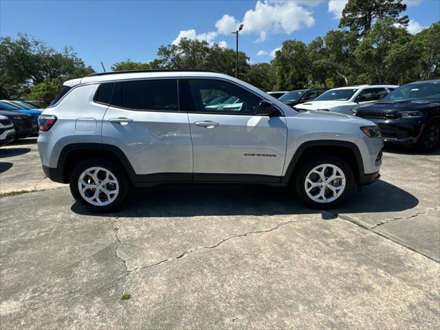 2024 Jeep Compass COMPASS LATITUDE 4X4