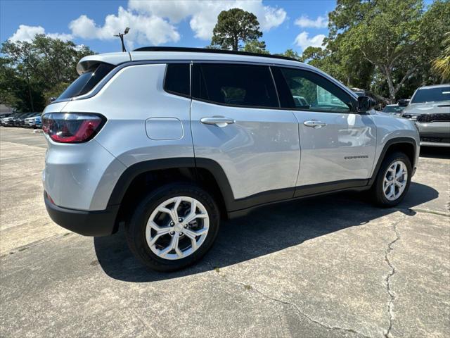 2024 Jeep Compass COMPASS LATITUDE 4X4