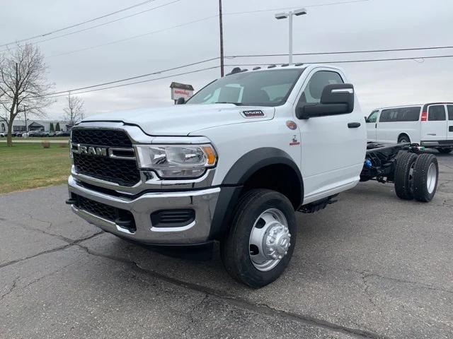 2024 RAM Ram 5500 Chassis Cab RAM 5500 TRADESMAN CHASSIS REGULAR CAB 4X4 84 CA 2024 RAM Ram 5500 Chassis Cab RAM 5500 TRADESMAN CHASSIS REGULAR CAB 4X4 84 CA