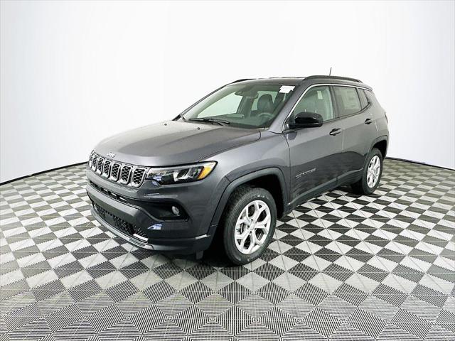 2024 Jeep Compass COMPASS LATITUDE 4X4