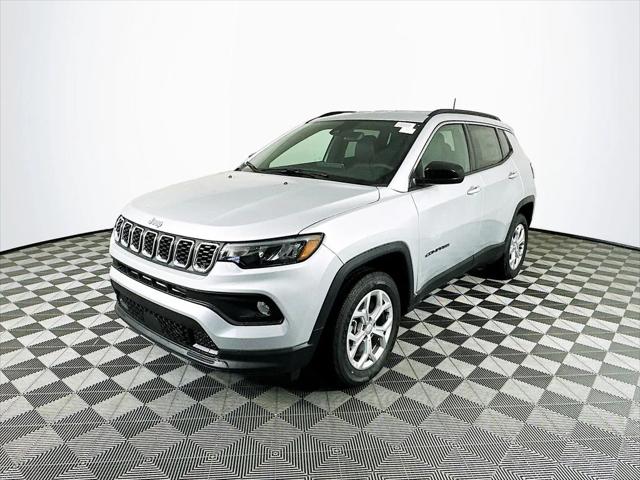 2024 Jeep Compass COMPASS LATITUDE 4X4