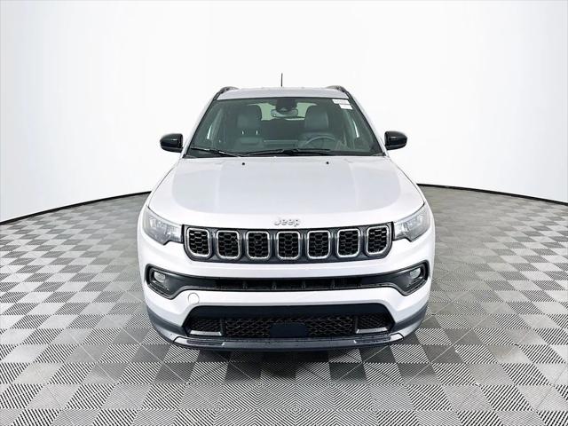 2024 Jeep Compass COMPASS LATITUDE 4X4