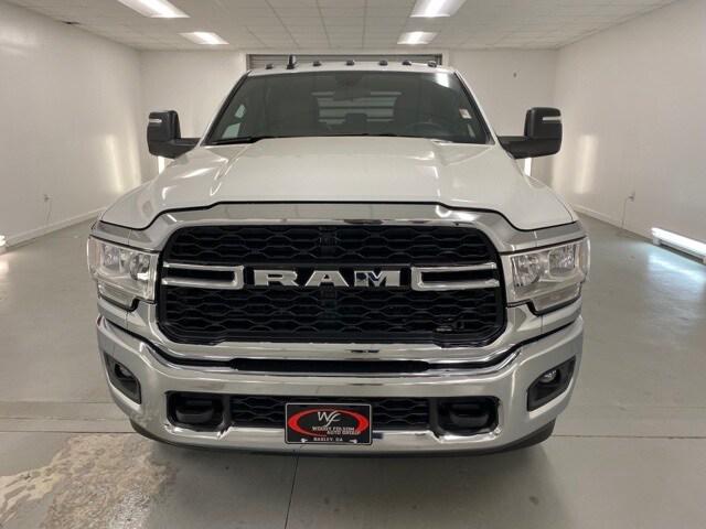 2024 RAM Ram 3500 Chassis Cab RAM 3500 TRADESMAN CREW CAB CHASSIS 4X4 60 CA