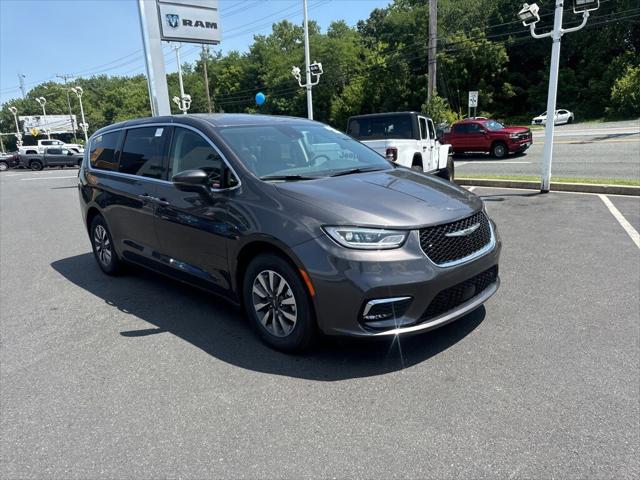 2023 Chrysler Pacifica Hybrid PACIFICA PLUG-IN HYBRID TOURING L