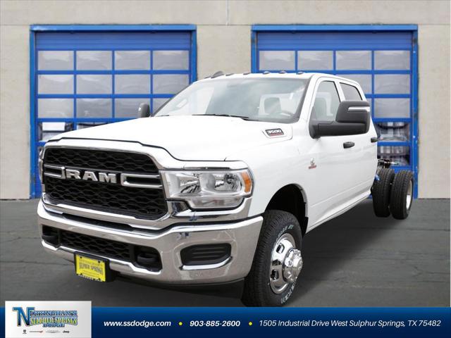 2024 RAM Ram 3500 Chassis Cab RAM 3500 TRADESMAN CREW CAB CHASSIS 4X4 60 CA