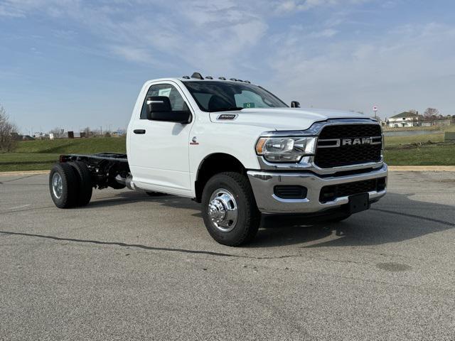 2024 RAM Ram 3500 Chassis Cab RAM 3500 TRADESMAN CHASSIS REGULAR CAB 4X4 84 CA