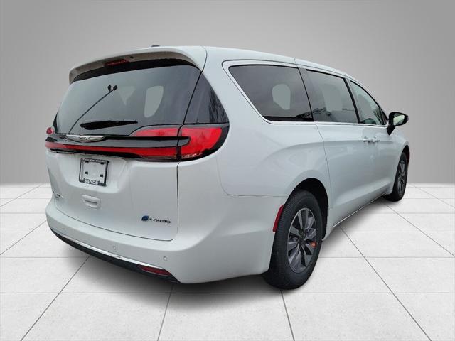 2024 Chrysler Pacifica Hybrid PACIFICA PLUG-IN HYBRID SELECT