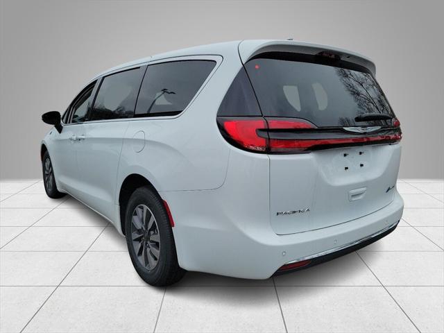 2024 Chrysler Pacifica Hybrid PACIFICA PLUG-IN HYBRID SELECT