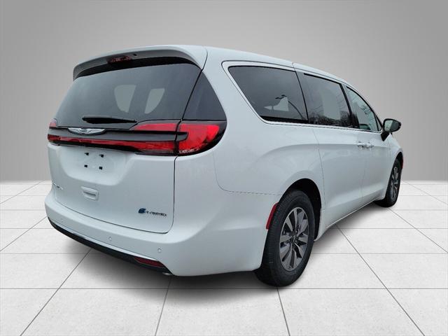 2024 Chrysler Pacifica Hybrid PACIFICA PLUG-IN HYBRID SELECT