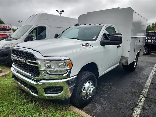 2024 RAM Ram 3500 Chassis Cab RAM 3500 TRADESMAN CHASSIS REGULAR CAB 4X4 60 CA