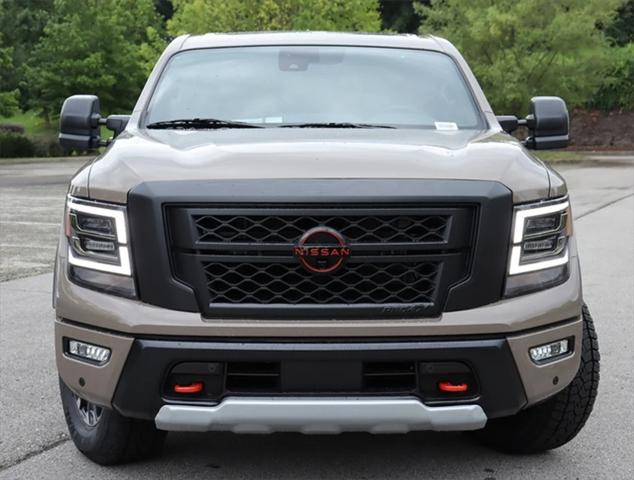 2024 Nissan TITAN Crew Cab PRO-4X 4x4