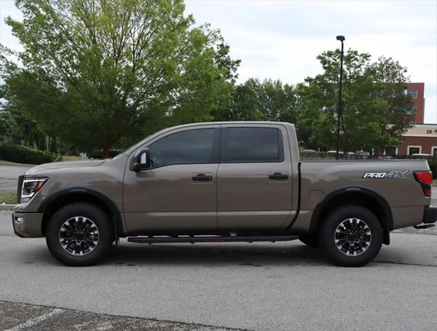 2024 Nissan TITAN Crew Cab PRO-4X 4x4