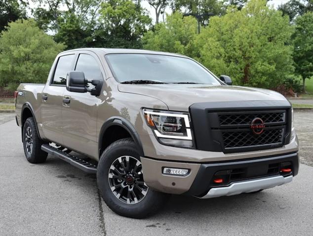 2024 Nissan TITAN Crew Cab PRO-4X 4x4