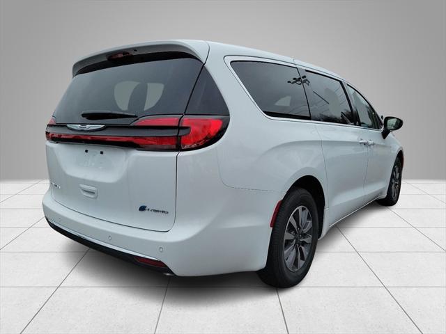 2024 Chrysler Pacifica Hybrid PACIFICA PLUG-IN HYBRID SELECT