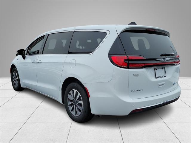 2024 Chrysler Pacifica Hybrid PACIFICA PLUG-IN HYBRID SELECT