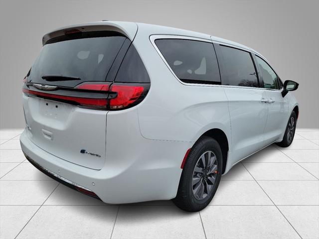 2024 Chrysler Pacifica Hybrid PACIFICA PLUG-IN HYBRID SELECT