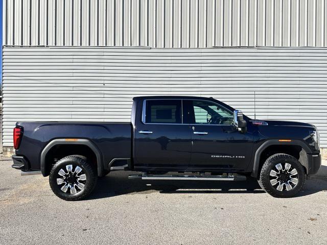 2024 GMC Sierra 2500HD 4WD Crew Cab Standard Bed Denali