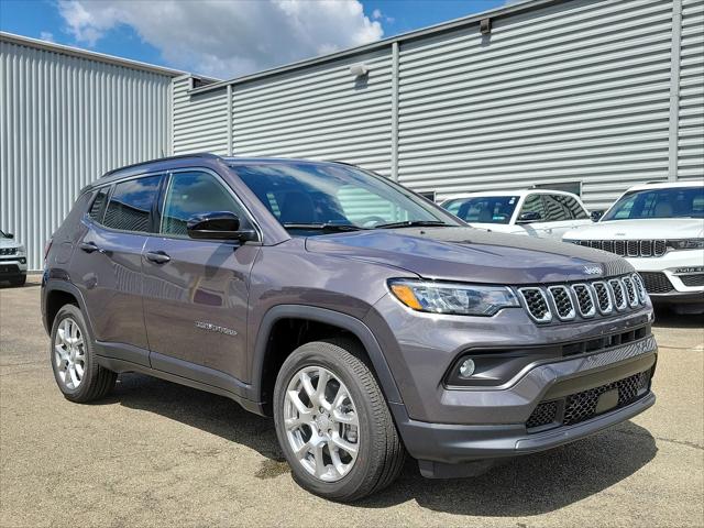 2024 Jeep Compass COMPASS LATITUDE LUX 4X4