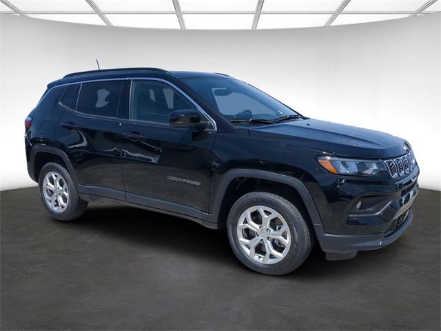 2024 Jeep Compass COMPASS LATITUDE 4X4