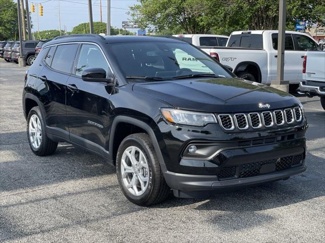 2024 Jeep Compass COMPASS LATITUDE 4X4