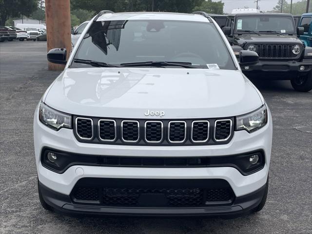 2024 Jeep Compass COMPASS LATITUDE 4X4