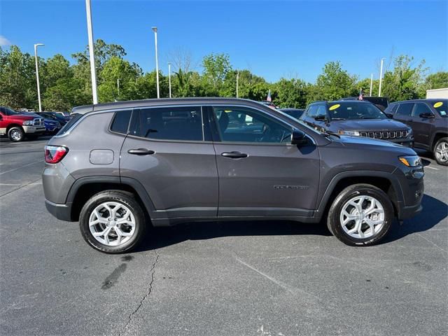 2024 Jeep Compass COMPASS SPORT 4X4