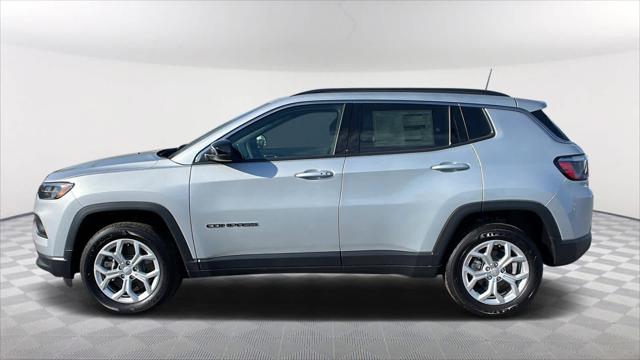 2024 Jeep Compass COMPASS LATITUDE 4X4