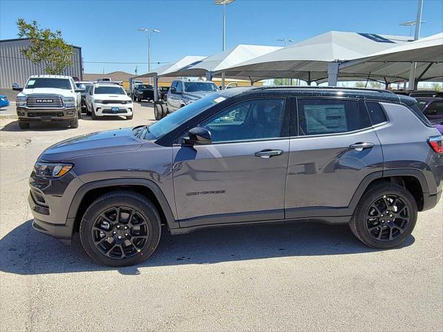 2024 Jeep Compass COMPASS LATITUDE 4X4