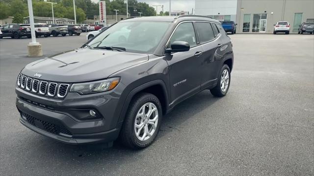 2024 Jeep Compass COMPASS LATITUDE 4X4