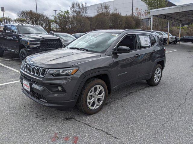 2024 Jeep Compass COMPASS LATITUDE 4X4