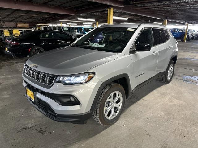 2024 Jeep Compass COMPASS LATITUDE 4X4