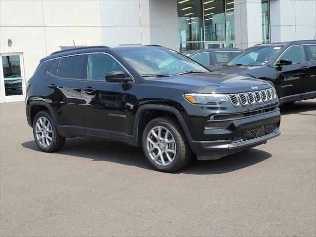 2024 Jeep Compass COMPASS LATITUDE LUX 4X4