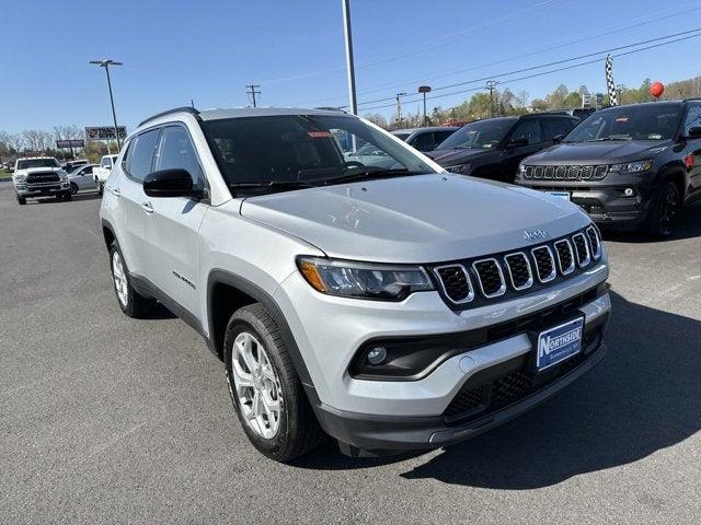 2024 Jeep Compass COMPASS LATITUDE 4X4