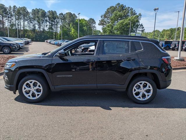 2024 Jeep Compass COMPASS LATITUDE 4X4