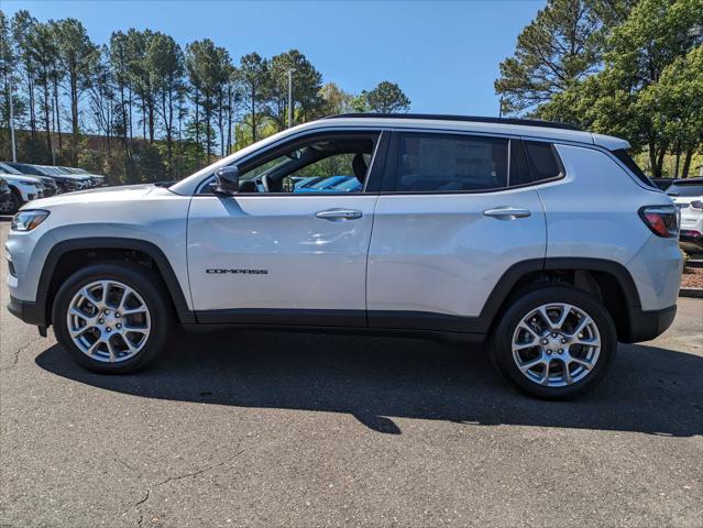 2024 Jeep Compass COMPASS LATITUDE LUX 4X4