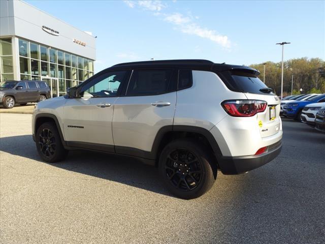 2024 Jeep Compass COMPASS LATITUDE 4X4